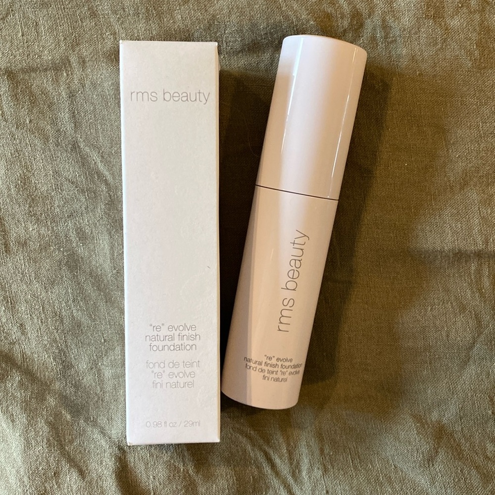 RMS Beauty “re” evolve natural finish foundation